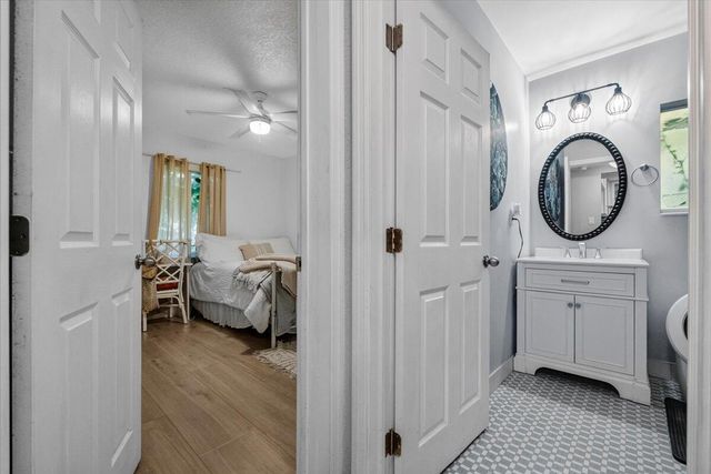 1560 NE 32ND Street, Oakland Park, FL 33334