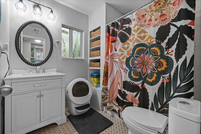 1560 NE 32ND Street, Oakland Park, FL 33334