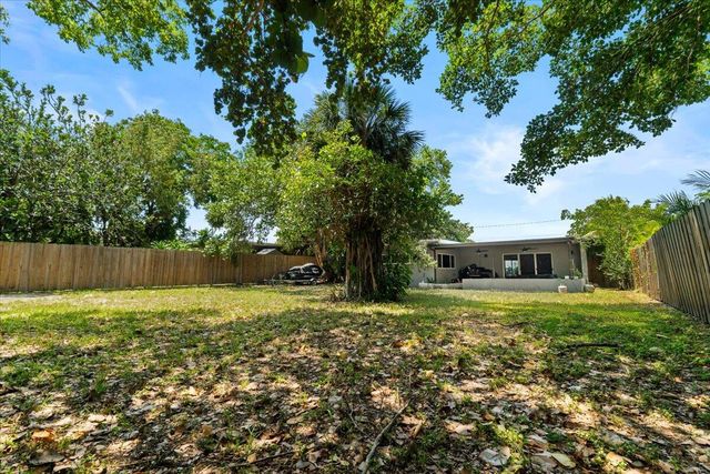 1560 NE 32ND Street, Oakland Park, FL 33334