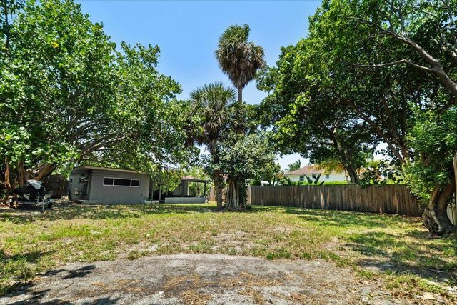 1560 NE 32ND Street, Oakland Park, FL 33334
