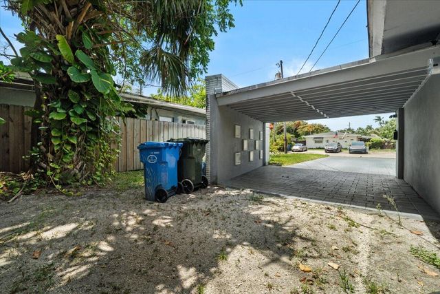 1560 NE 32ND Street, Oakland Park, FL 33334