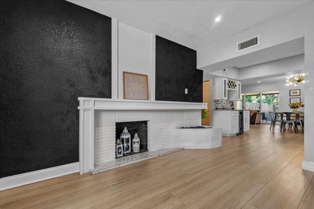 1560 NE 32ND Street, Oakland Park, FL 33334
