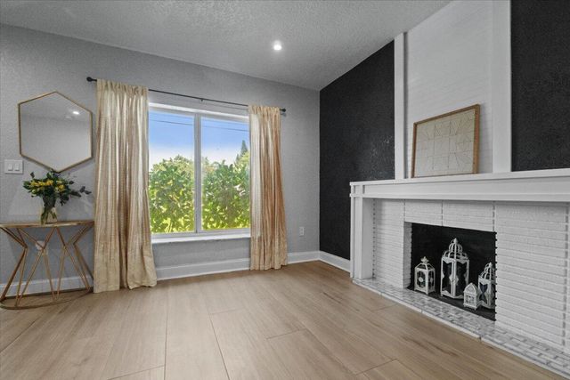 1560 NE 32ND Street, Oakland Park, FL 33334