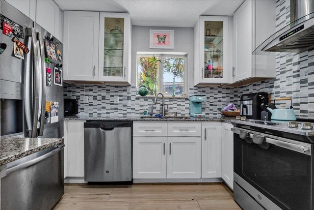 1560 NE 32ND Street, Oakland Park, FL 33334