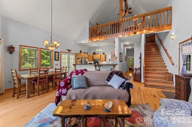 461 N Mallard Cove, Almond, NC 28771