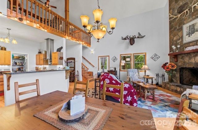 461 N Mallard Cove, Almond, NC 28771