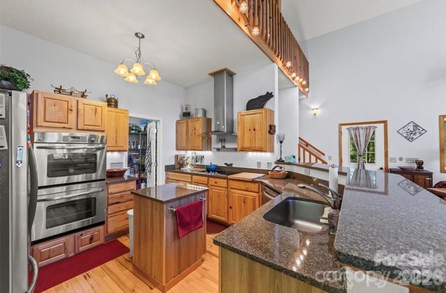 461 N Mallard Cove, Almond, NC 28771