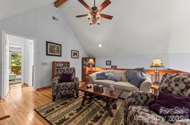 461 N Mallard Cove, Almond, NC 28771