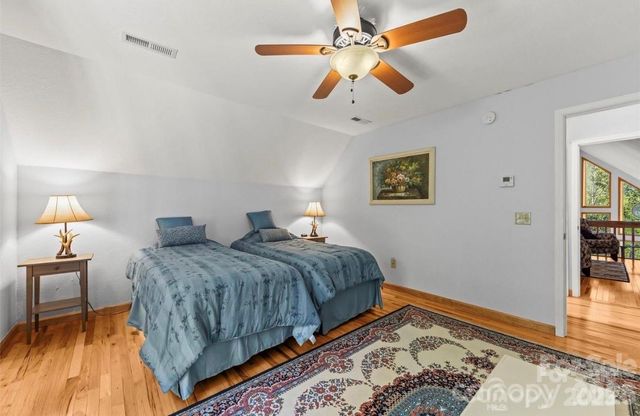 461 N Mallard Cove, Almond, NC 28771