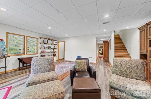 461 N Mallard Cove, Almond, NC 28771