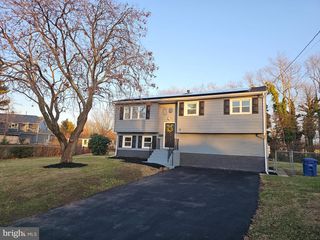 7 SEELEY DR, Westampton, NJ 08060