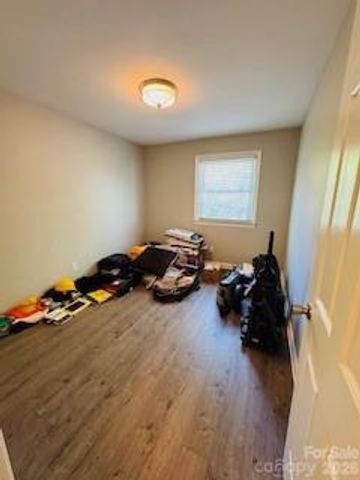 2705 N Center Street 36, Hickory, NC 28601