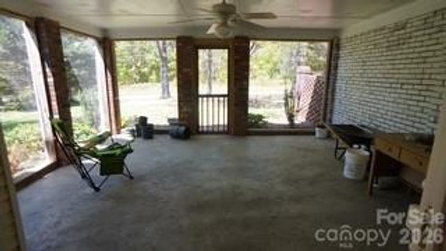 2705 N Center Street 36, Hickory, NC 28601