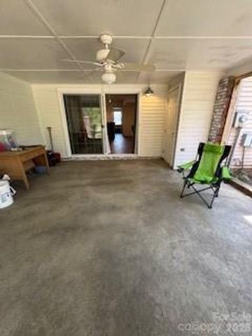 2705 N Center Street 36, Hickory, NC 28601