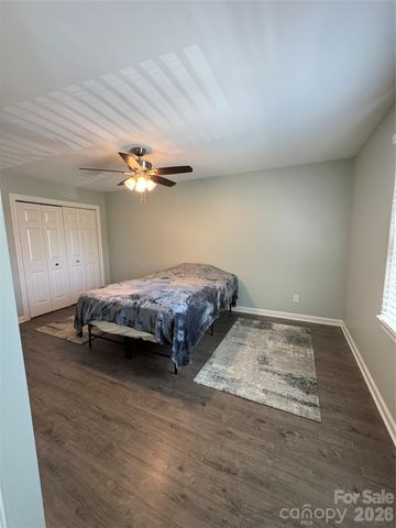 2705 N Center Street 36, Hickory, NC 28601