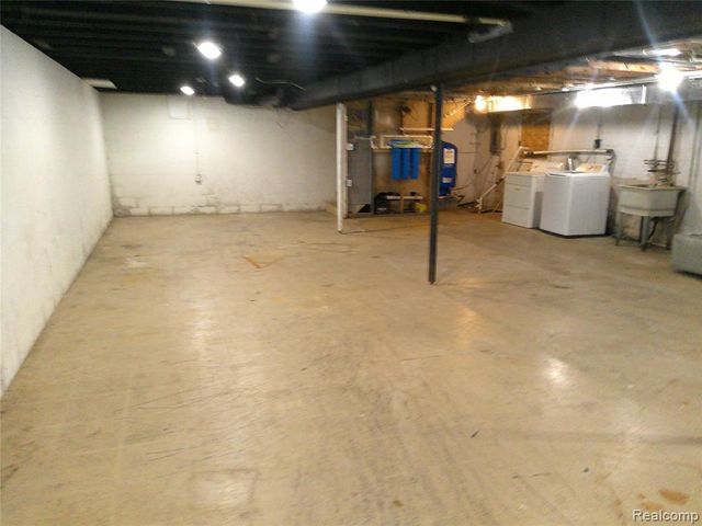 3732 Fish Lake Road, Lapeer, MI 48446