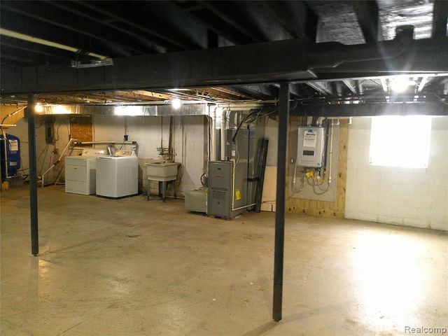 3732 Fish Lake Road, Lapeer, MI 48446