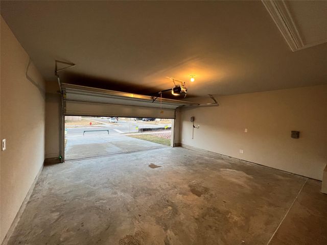 332 Pecos Drive, Huntsville, TX 77340