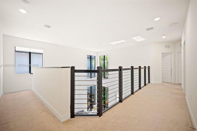 8763 NW 157th Ter, Miami Lakes, FL 33018