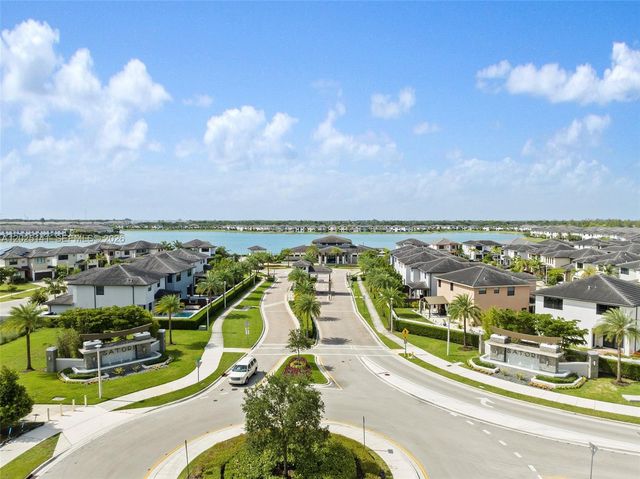 8763 NW 157th Ter, Miami Lakes, FL 33018