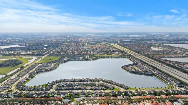 8763 NW 157th Ter, Miami Lakes, FL 33018