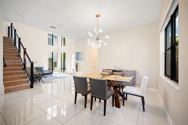 8763 NW 157th Ter, Miami Lakes, FL 33018