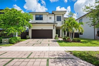 8763 NW 157th Ter, Miami Lakes, FL 33018