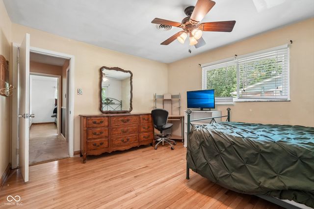 320 Maple Street, Greenwood, IN 46142