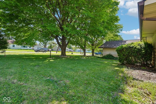 320 Maple Street, Greenwood, IN 46142