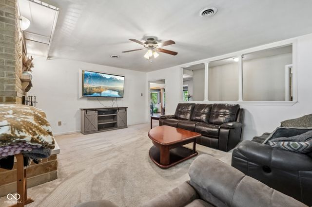 320 Maple Street, Greenwood, IN 46142