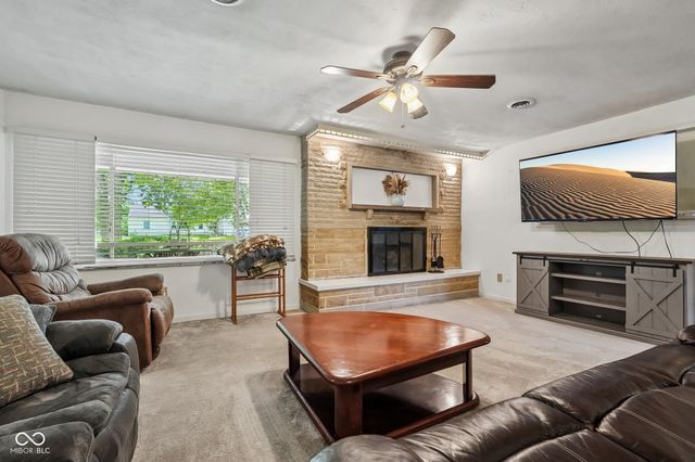 320 Maple Street, Greenwood, IN 46142