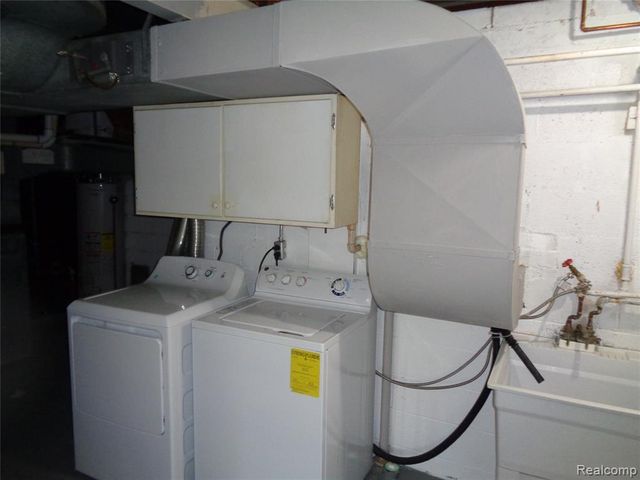 31750 Coronet, Farmington Hills, MI 48334