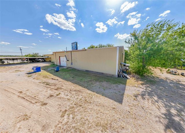 3020 W Walker Street, Breckenridge, TX 76424