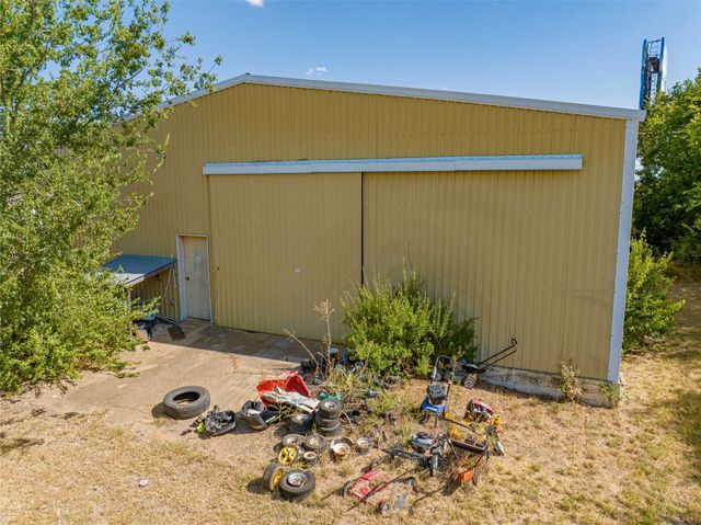 3020 W Walker Street, Breckenridge, TX 76424