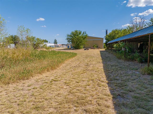 3020 W Walker Street, Breckenridge, TX 76424