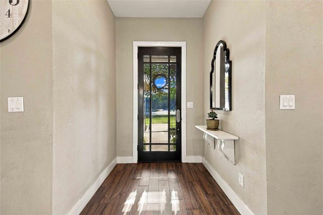 1814 Emerald Isle DR, Leander, TX 78641