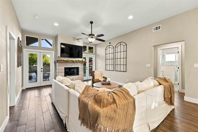 1814 Emerald Isle DR, Leander, TX 78641
