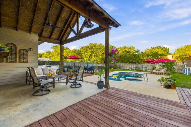 1814 Emerald Isle DR, Leander, TX 78641