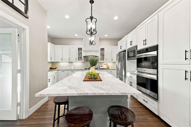1814 Emerald Isle DR, Leander, TX 78641