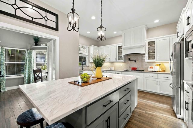1814 Emerald Isle DR, Leander, TX 78641
