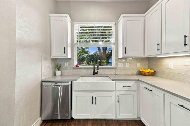 1814 Emerald Isle DR, Leander, TX 78641
