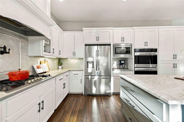1814 Emerald Isle DR, Leander, TX 78641