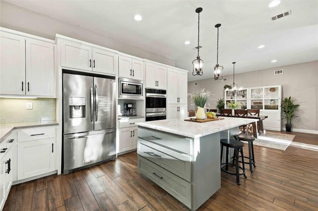 1814 Emerald Isle DR, Leander, TX 78641