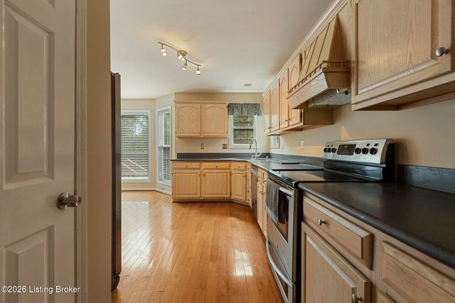 504 Evergreen Place Ct, Louisville, KY 40223