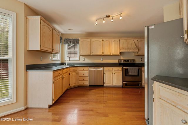 504 Evergreen Place Ct, Louisville, KY 40223