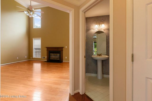 504 Evergreen Place Ct, Louisville, KY 40223