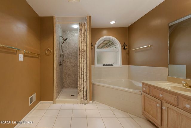 504 Evergreen Place Ct, Louisville, KY 40223