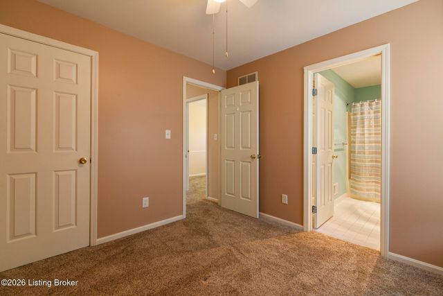 504 Evergreen Place Ct, Louisville, KY 40223