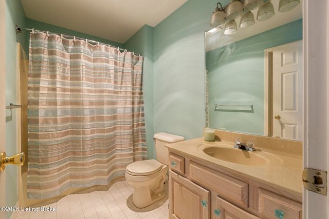 504 Evergreen Place Ct, Louisville, KY 40223