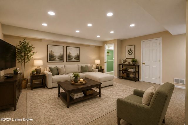 504 Evergreen Place Ct, Louisville, KY 40223